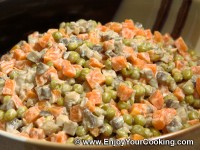 Салат из тушеной моркови с грибами Салат из тушеной моркови с грибами