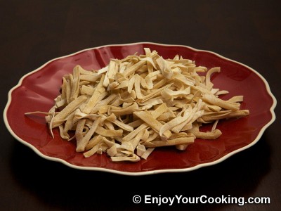 How to Make Homemade Egg Noodles