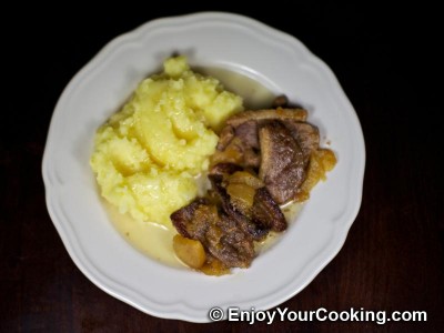 Duck Meat Stewed with Apples