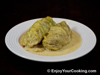 Cabbage Rolls in Sour Cream Sauce
