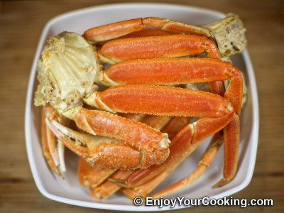 Boiled Snow Crab Legs with Old Bay Seasoning