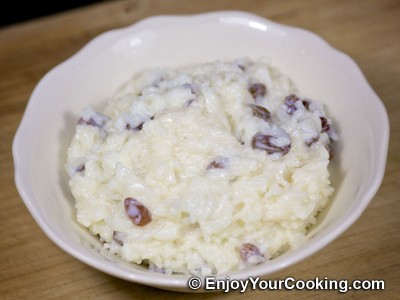 Rice, Milk and Raisins Porridge